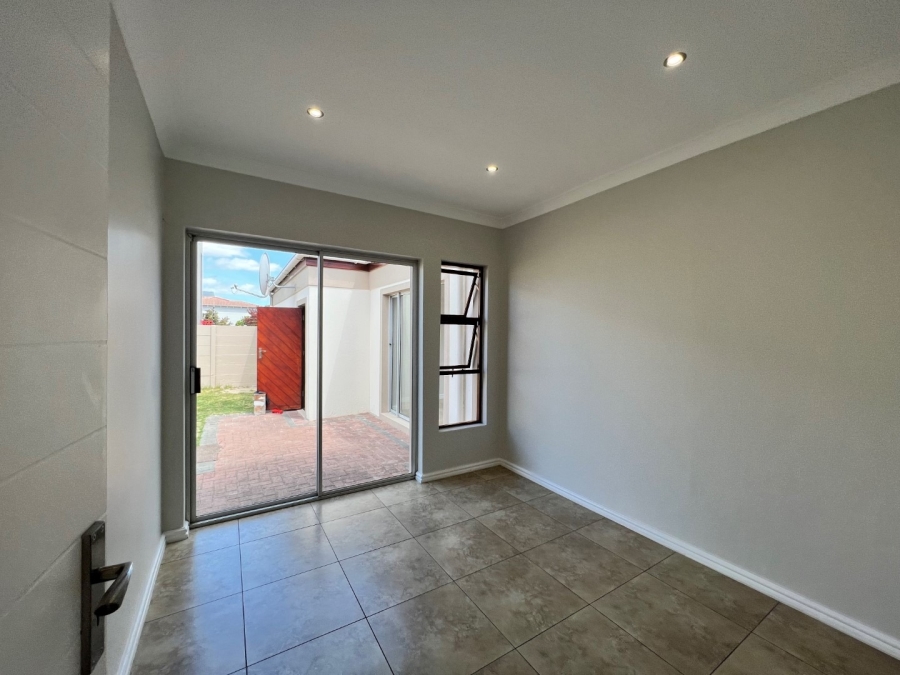 4 Bedroom Property for Sale in Parklands Western Cape